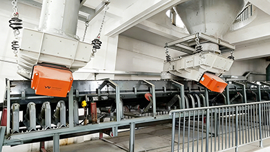 Alimentateur vibrant pour usine de traitement chimique